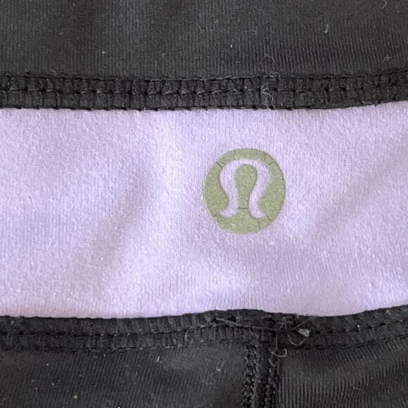 Lululemon Women's Black Hi Waisted Cropped Leggings No Tags. See Dimensions - Picture 4 of 8